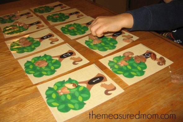 看看这篇文章,为幼儿园和幼儿园的6个秋季数学活动-有免费打印的链接!