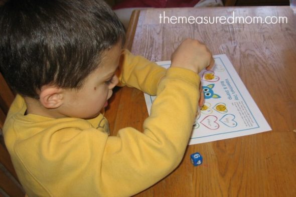 需要一个简单的情人节活动吗?打印这个免费的东西!