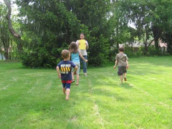 寻找一些户外数学想法?在这里,您将在学前班,幼儿园和一年级找到各种孩子的活动。