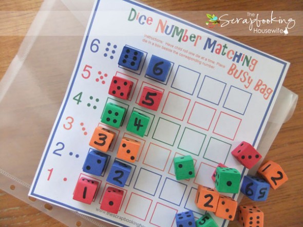 Dice games are such a fun way to practice math skills! Here are our favorite dice games for preschoolers. 查看此巨型骰子游戏的巨型集会!你和你的小人物会有很多乐趣尝试这些活动。