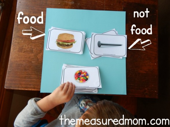 These free printable alphabet cards are gorgeous! Love the bright colors... and they have at least 4 pictures for every letter! 这些免费打印字母卡片是华丽的!喜欢鲜艳的颜色……每个字母至少有4张图片!gydF4y2Ba