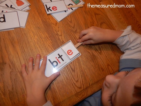 这些沉默的电子书比静音E工作表更有趣。最好的,他们是免费的!