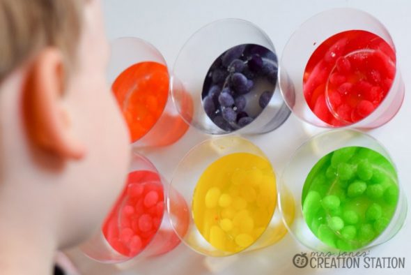 为学龄前和幼儿园拔出这些有趣的春天科学活动!