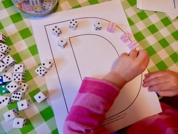 幼儿喜欢学习字母!这是2岁时的动手信D活动的集合!