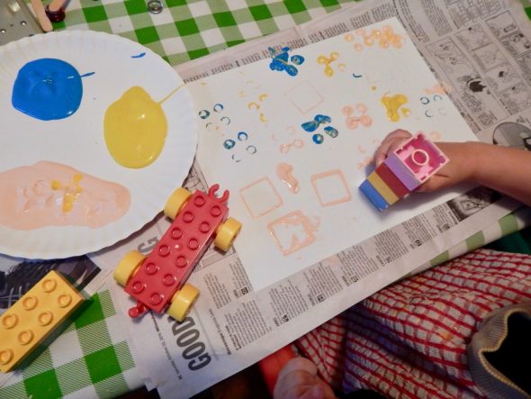 幼儿喜欢学习字母！这是2岁时的动手信D活动的集合！