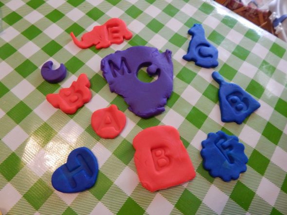 我们希望您享受这封信的乐趣收藏,为2岁的孩子们的活动!