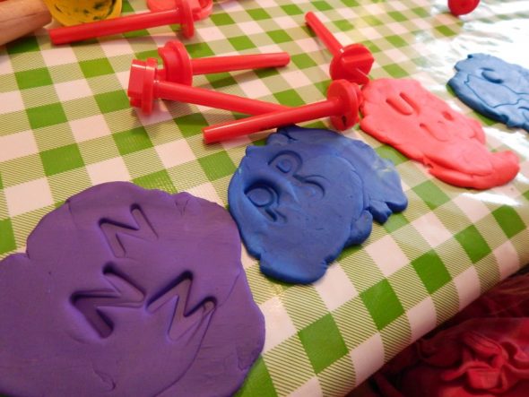 我们希望您享受这封信的乐趣收藏,为2岁的孩子们的活动!