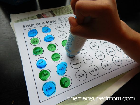 抓住这套13个免费游戏给孩子们练习阅读短路的家庭话!