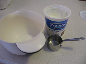 碗，起动器（酸奶）和1/2杯测量器