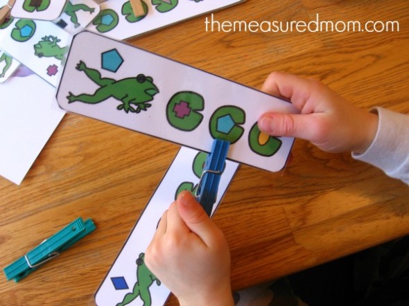 儿童剪贴青蛙卡
