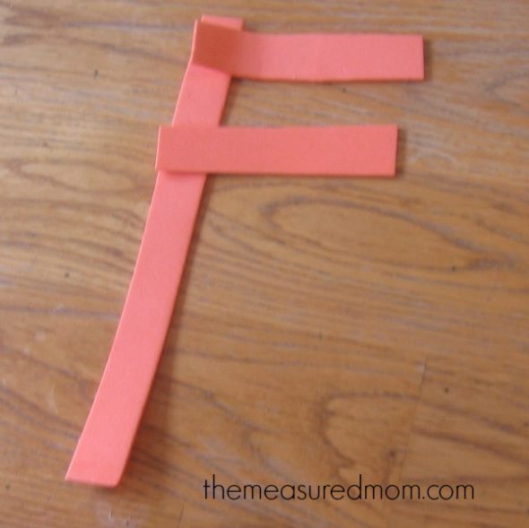 字母F是用泡沫做的