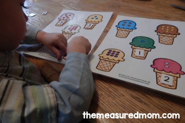 我们喜欢这款冰淇淋文件夹游戏为幼儿园！