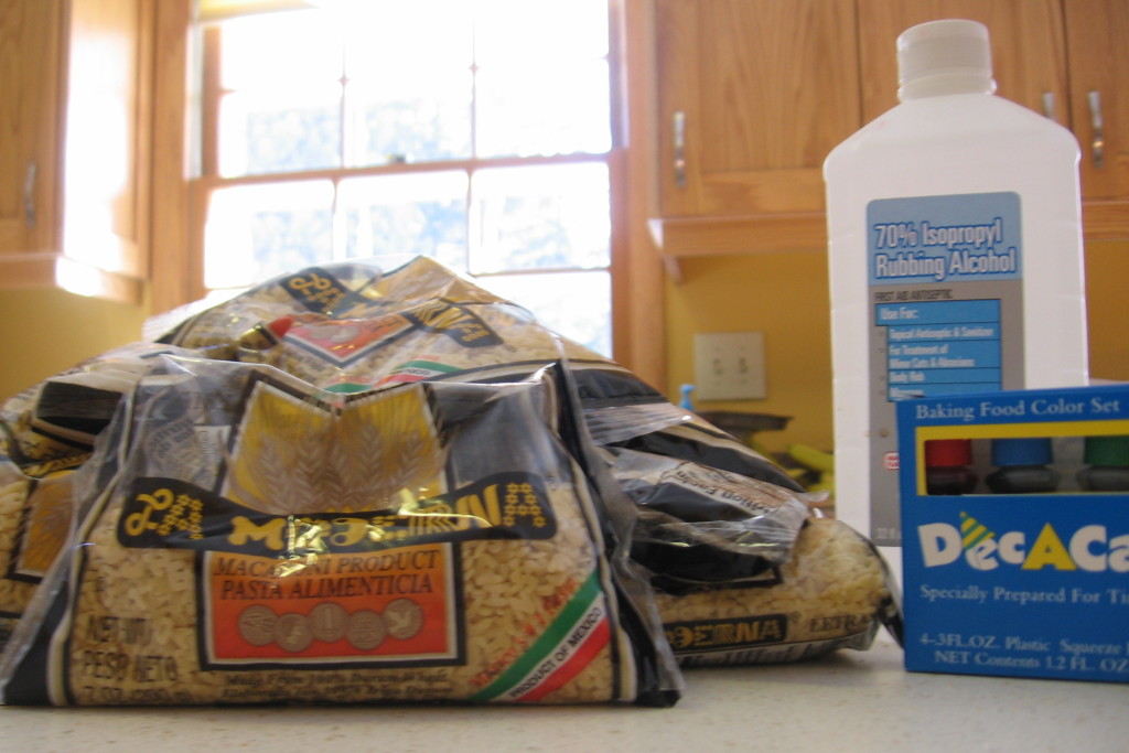 字母表面食，摩擦酒精，食品着色