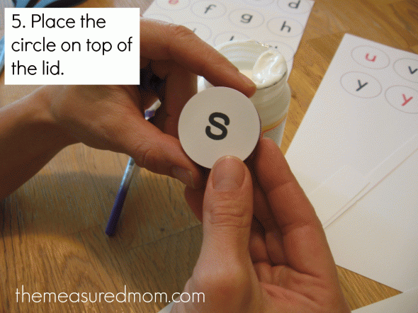 如何制作牛奶帽字母