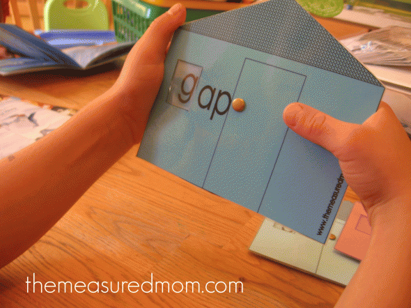 寻找文字家庭活动？测量的妈妈拥有五种免费的印刷品，即通过一年级短A-Perfice用于学前班。