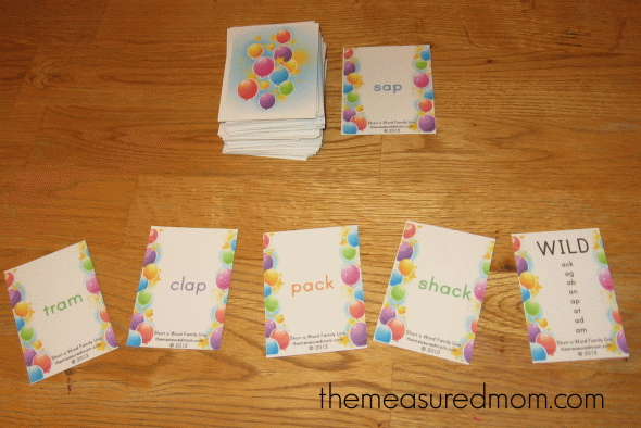 寻找文字家庭活动？测量的妈妈拥有五种免费的印刷品，即通过一年级短A-Perfice用于学前班。