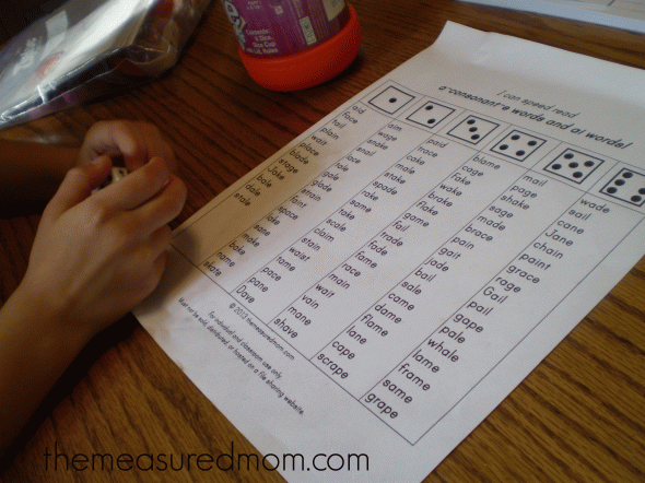 用手拼接拼写单词排序和免费可打印游戏！