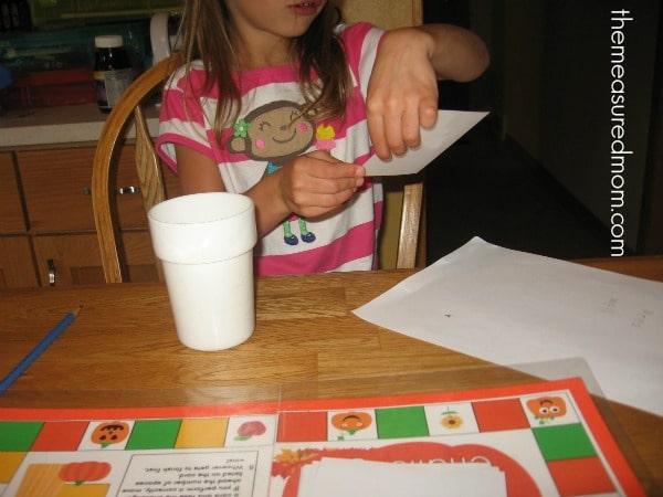 获取这款伟大的免费拼写游戏，用于秋季 - 使用1-3等级的孩子的任何单词列表。