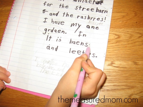 你的年轻作家会因为不会查字典而在纠正拼写方面遇到困难吗?给孩子们买一本拼写词典。