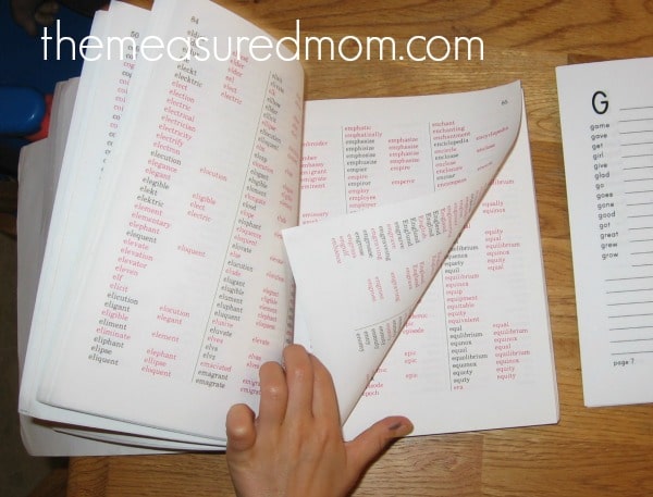 你的年轻作家会因为不会查字典而在纠正拼写方面遇到困难吗?给孩子们买一本拼写词典。