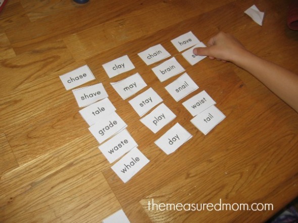 需要一些学习想法来教那些棘手的长单词吗?这里有一个完整的每周拼写计划-免费打印!