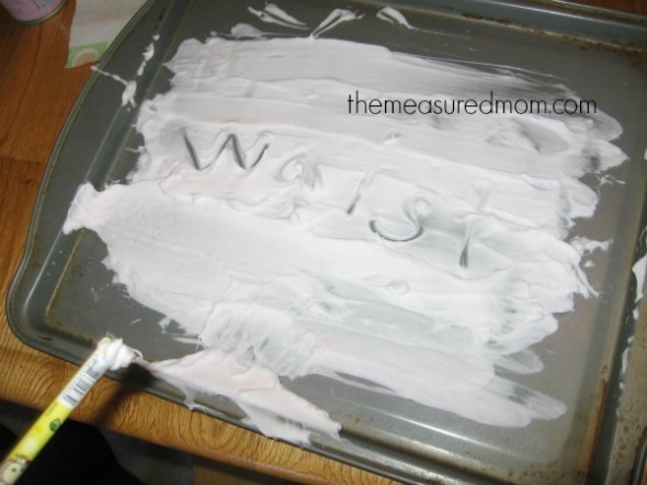 需要一些学习想法来教那些棘手的长单词吗?这里有一个完整的每周拼写计划-免费打印!