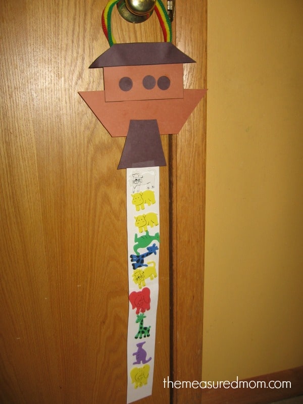 寻找字母N的工艺品?你可以在The Measured Mom找到各种各样的工艺美术和简单的工艺品。