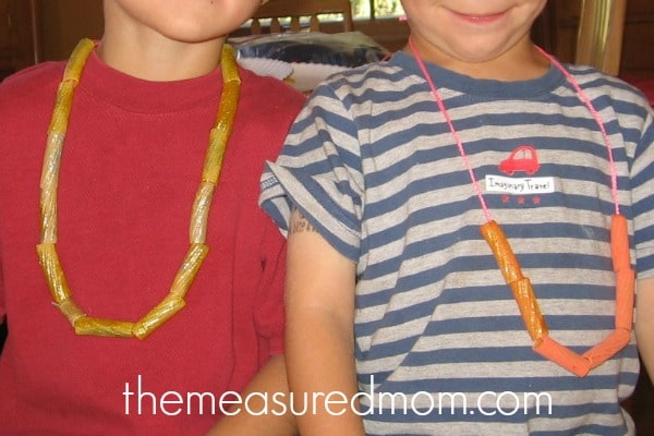 寻找字母N的工艺品?你可以在The Measured Mom找到各种各样的工艺美术和简单的工艺品。