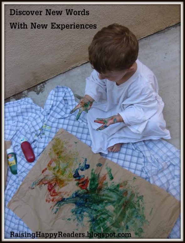 从婴儿时期开始，你帮助你的孩子发展词汇量。看看这篇文章的5个简单的技巧!