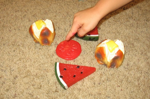 这些短吻鳄比，比打印是美妙的比较数字!