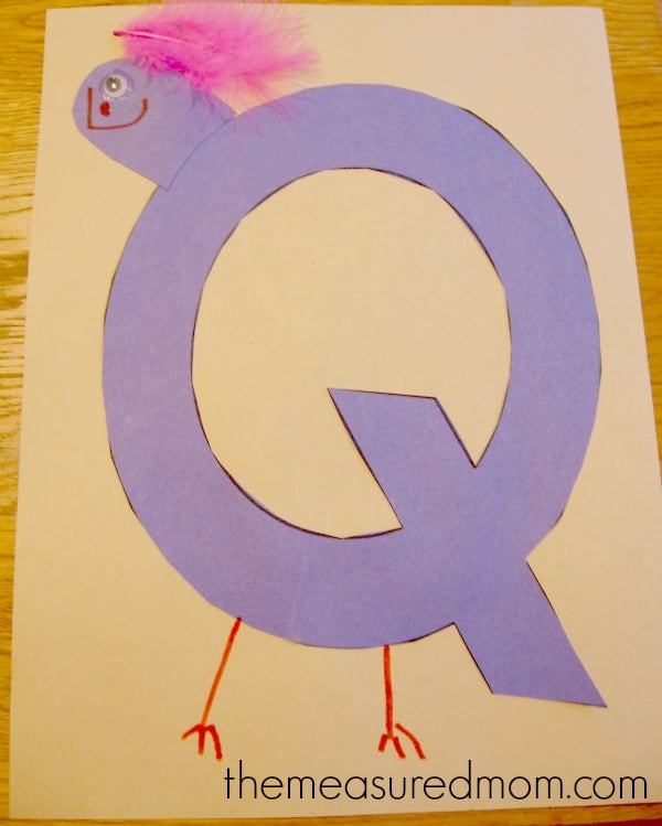 我们在为学龄前儿童制作这些四个字母Q的工艺品时很开心。