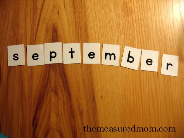 获取这些免费可打印的字母瓷砖来制作单词！