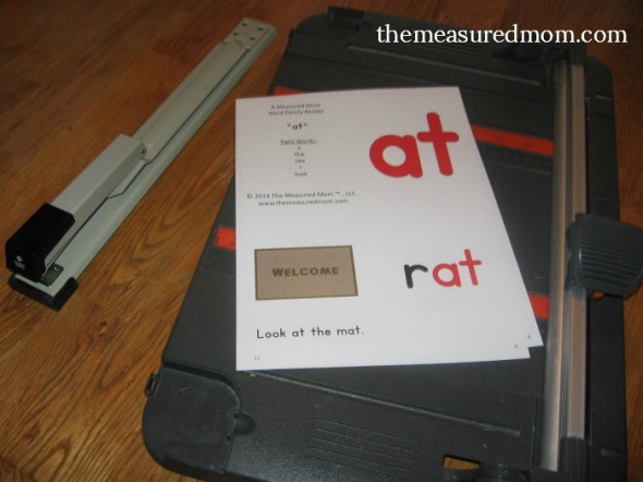 获得超过130页免费拼音的书来打印你的早期读者！我的孩子喜欢在这些解码读者有趣的图片。