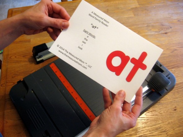 获得超过130页免费拼音的书来打印你的早期读者！我的孩子喜欢在这些解码读者有趣的图片。