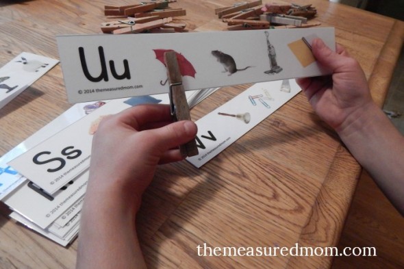 打印这些免费剪辑卡为一个伟大的字母声音活动!