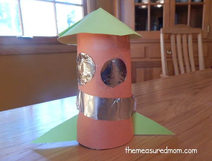 我们为幼儿园准备了各种各样的字母R工艺品和艺术项目!