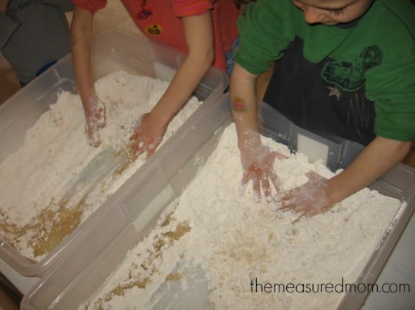 寻找一些有趣的感觉扮演想法吗？我们有26  - 一个字母表的每个字母！