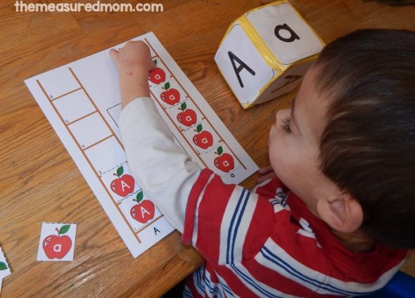 看看这套巨大的信函一套幼儿园的活动！可打印的书籍，活动表，书籍列表，工艺创意等等！