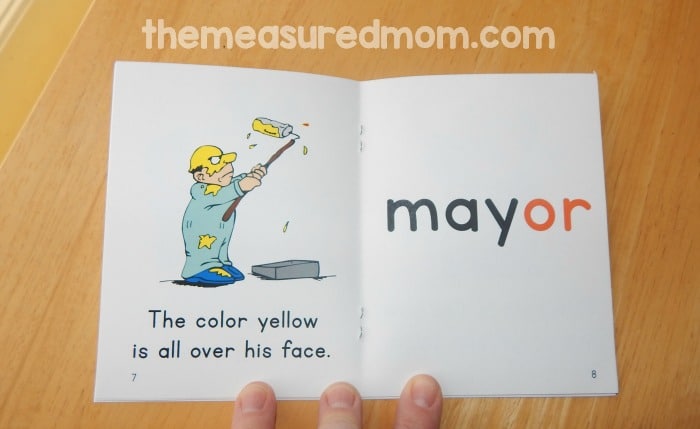 打印和组装这些免费语音书籍，帮助您的孩子学会阅读两个音节词！