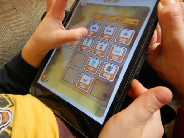 为你的拼写新手寻找最好的拼写应用程序?检查这些!对于从幼儿园到三年级的孩子来说，它们是很棒的初级拼写应用。年龄较大、拼写能力较差的人也会受益!