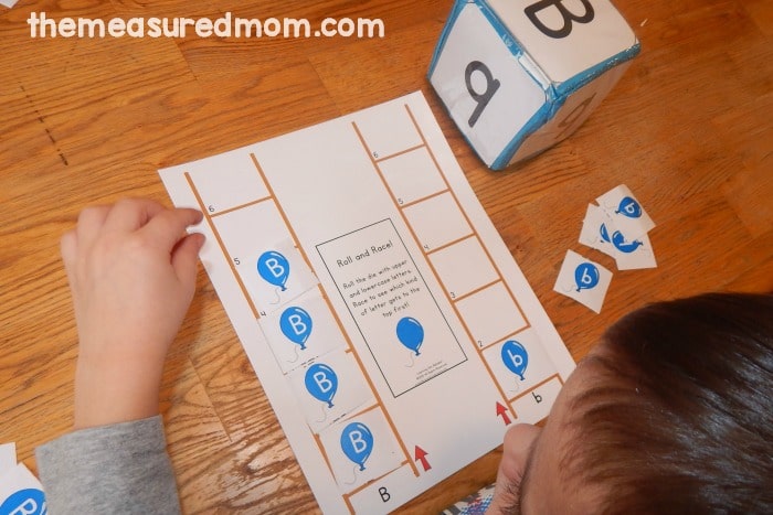 寻找有趣的，实践信B活动与您的学龄前儿童有关吗？我们有一个吨！免费打印可包含！