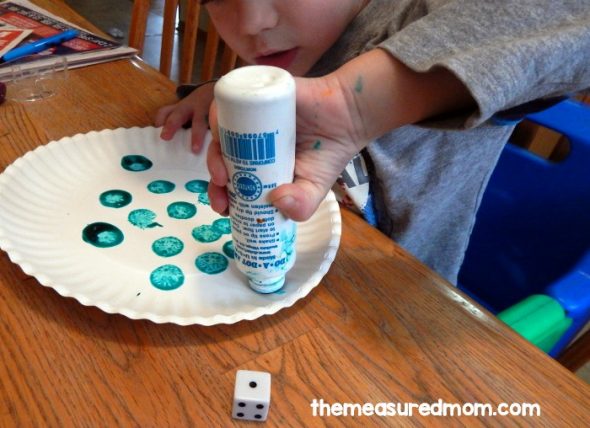 我们有工艺品，数学活动，免费打印，书单和更多-这是一个巨大的字母D活动集合!