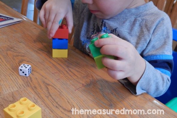我们有工艺品，数学活动，免费打印，书单和更多-这是一个巨大的字母D活动集合!