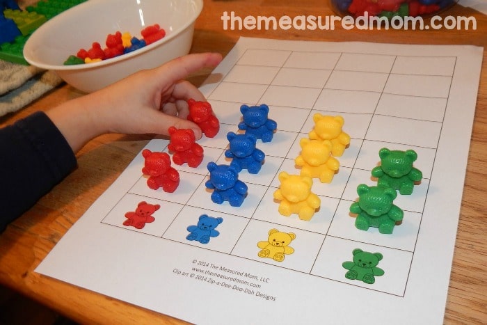 寻找有趣的，实践信B活动与您的学龄前儿童有关吗？我们有一个吨！免费打印可包含！