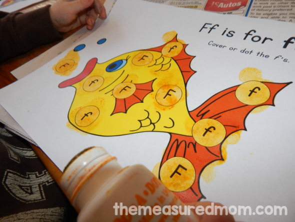 这篇文章有各种各样的乐趣，动手（和自由！）信函F活动。