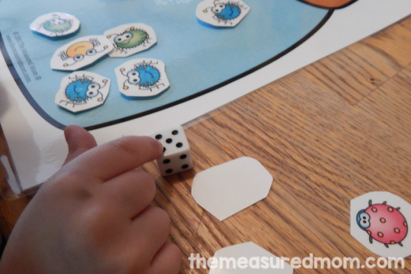 这个错误数学游戏是一个有趣的春天计数活动。伟大的幼儿园昆虫主题！