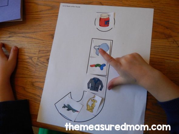 在为幼儿园找字母J的活动吗?我们有手工艺品、书籍等等!