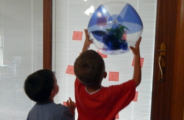 查看各种乐趣信O活动的学龄前儿童！