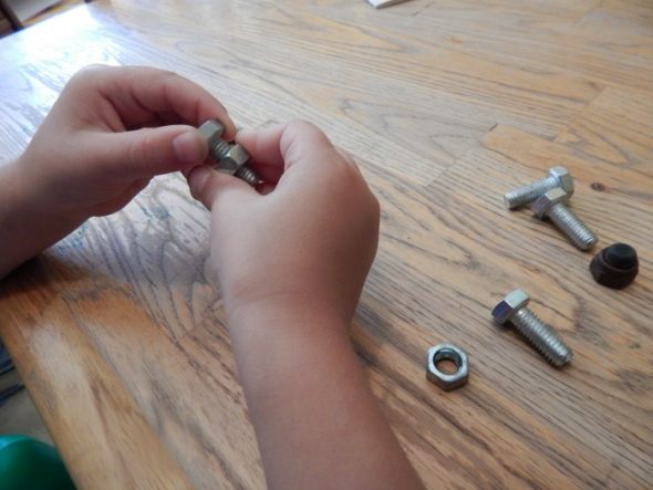 我们在这篇文章中有很多字母N的活动!(还有很多免费的印刷品!)