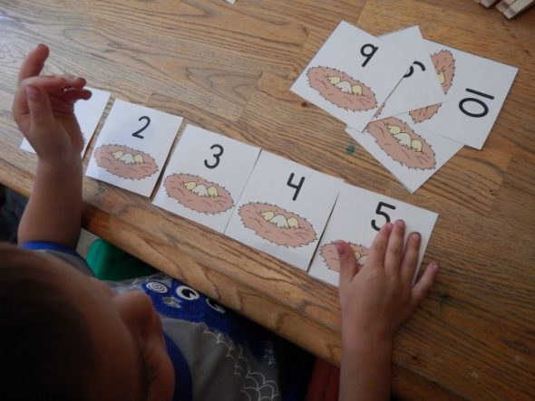 我们在这篇文章中有很多字母N的活动!(还有很多免费的印刷品!)